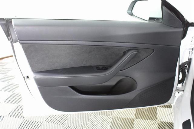 Photo of 2021 Pearl White Multi-Coat Tesla Model 3