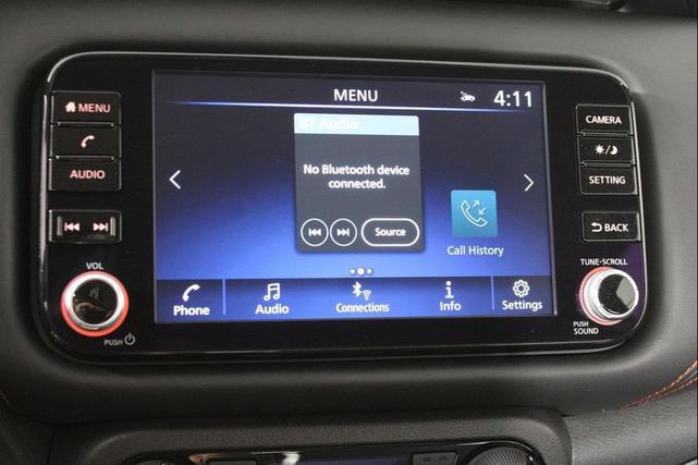 Photo of 2023 Gray/Super Black Nissan Kicks