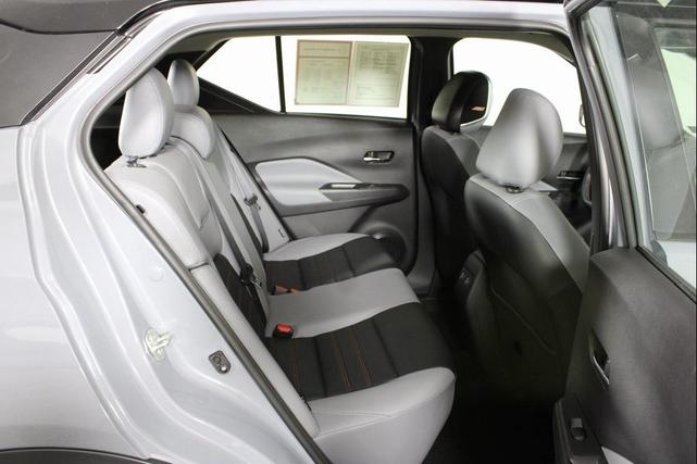 Photo of 2023 Gray/Super Black Nissan Kicks