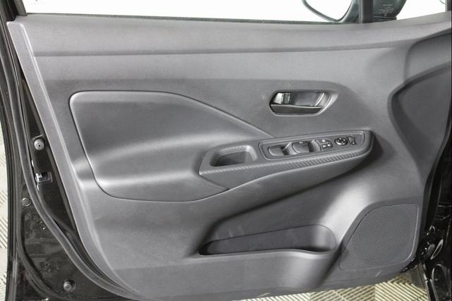 Photo of 2025 Super Black Nissan Versa