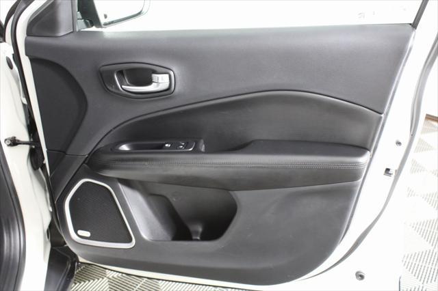 Photo of 2021 White Clearcoat Jeep Compass