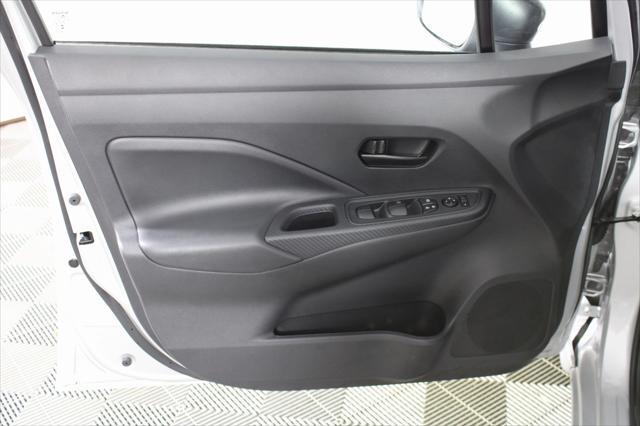 Photo of 2025 Brilliant Silver Metallic Nissan Versa
