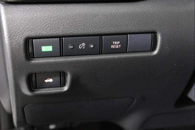 Photo of 2023 Aspen White Tricoat/Super Black Nissan Sentra
