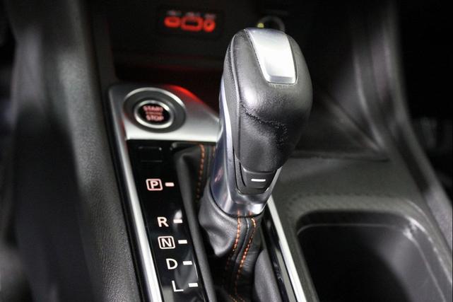 Photo of 2023 Aspen White Tricoat/Super Black Nissan Sentra