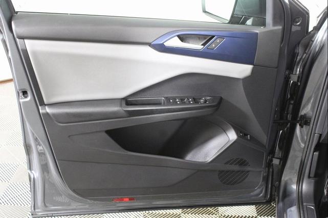 Photo of 2022 Gray Volkswagen Taos