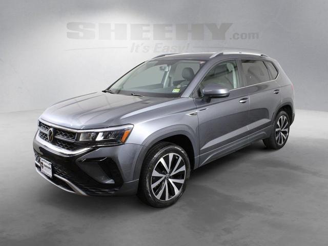 Photo of 2022 Gray Volkswagen Taos