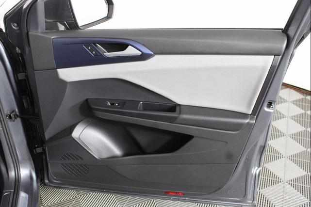 Photo of 2022 Gray Volkswagen Taos