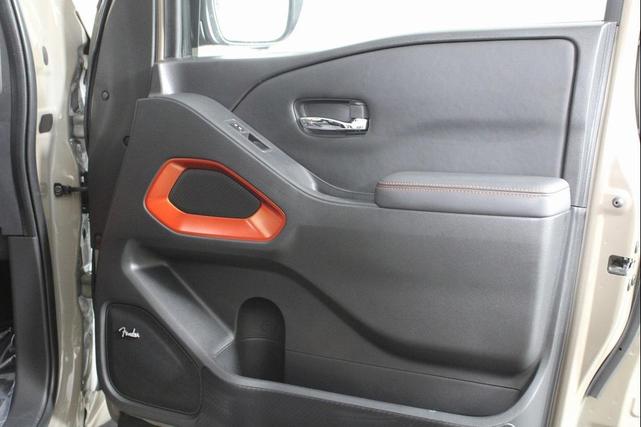 Photo of 2023 Brown Metallic Nissan Frontier