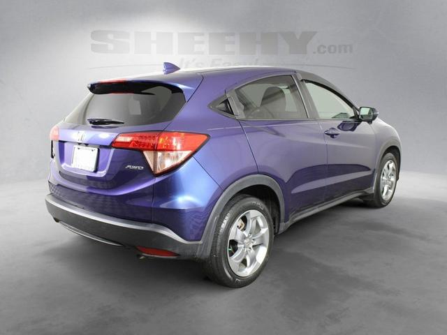 Photo of 2017 Deep Ocean Pearl Honda HR-V
