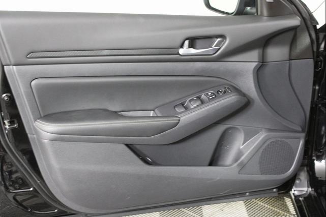Photo of 2025 Super Black Nissan Altima