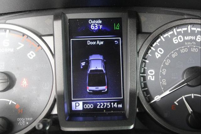 Photo of 2018 Blazing Blue Toyota Tacoma