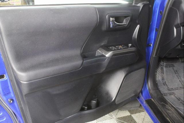 Photo of 2018 Blazing Blue Toyota Tacoma