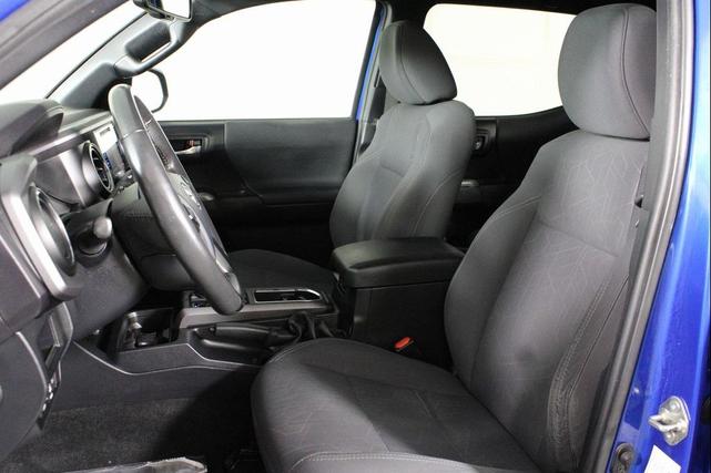 Photo of 2018 Blazing Blue Toyota Tacoma