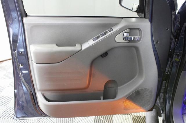 Photo of 2016 Arctic Blue Metallic Nissan Frontier