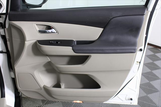 Photo of 2016 White Diamond Pearl Honda Odyssey