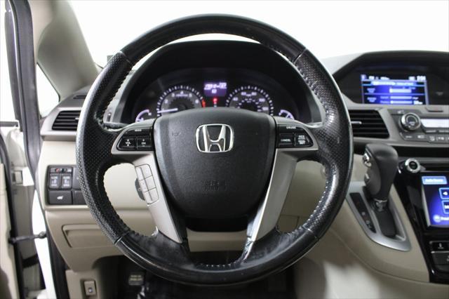 Photo of 2016 White Diamond Pearl Honda Odyssey
