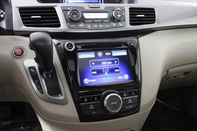 Photo of 2016 White Diamond Pearl Honda Odyssey