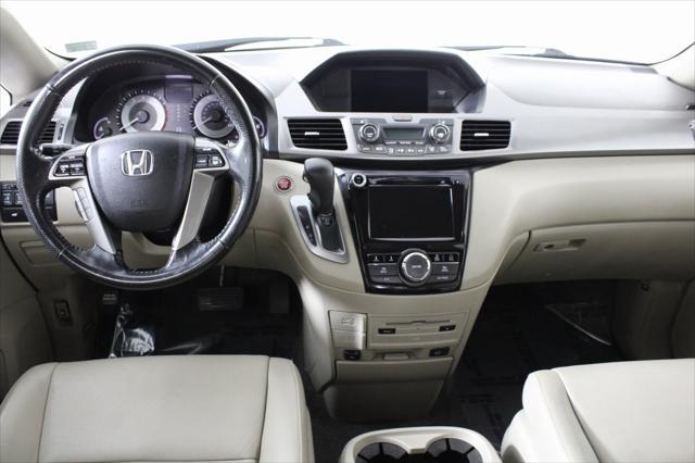 Photo of 2016 White Diamond Pearl Honda Odyssey
