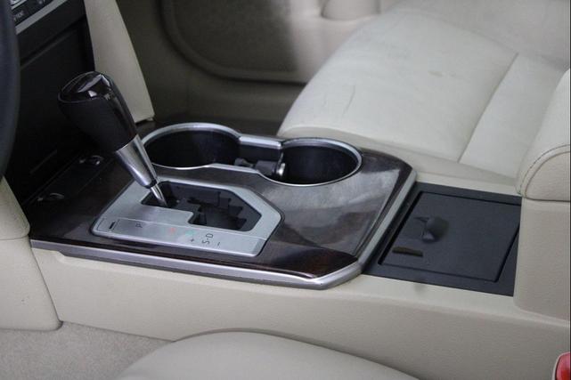 Photo of 2014 Cypress Pearl Toyota Camry