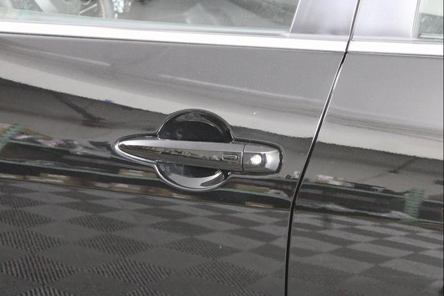 Photo of 2025 Super Black Nissan Sentra