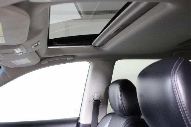 Photo of 2015 Magnetic Black Nissan Pathfinder