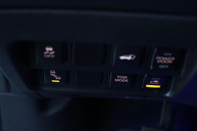 Photo of 2015 Magnetic Black Nissan Pathfinder