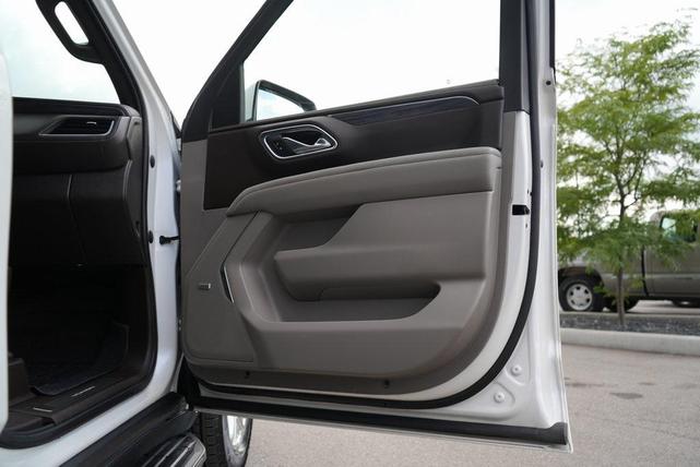Photo of 2023 White Frost Tricoat GMC Yukon