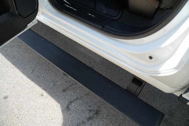 Photo of 2024 Summit White GMC Sierra 1500
