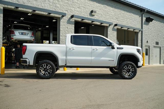 Photo of 2024 Summit White GMC Sierra 1500
