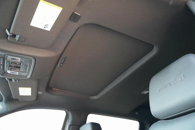 Photo of 2024 Summit White GMC Sierra 1500