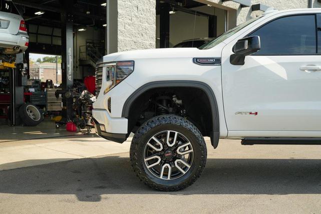Photo of 2024 Summit White GMC Sierra 1500