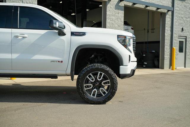 Photo of 2024 Summit White GMC Sierra 1500