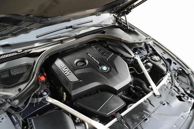 Photo of 2019 Imperial Blue Metallic BMW 530