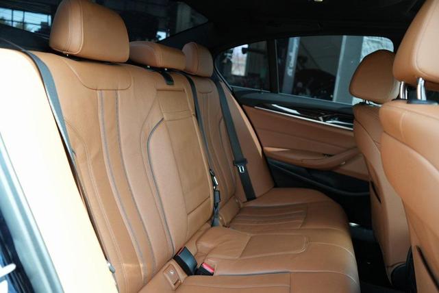 Photo of 2019 Imperial Blue Metallic BMW 530