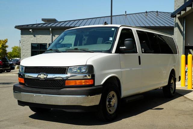 Photo of 2017 Summit White Chevrolet Express 3500