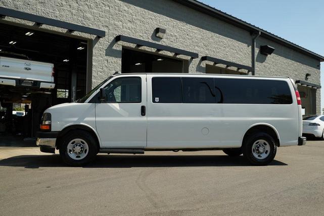 Photo of 2017 Summit White Chevrolet Express 3500