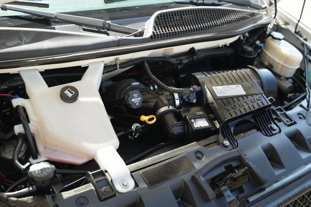 Photo of 2017 Summit White Chevrolet Express 3500