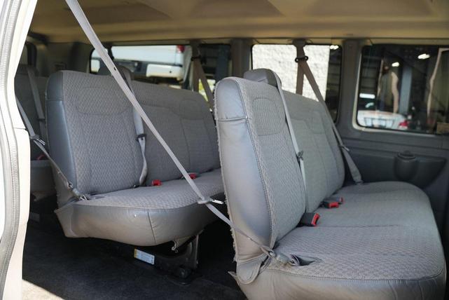 Photo of 2017 Summit White Chevrolet Express 3500