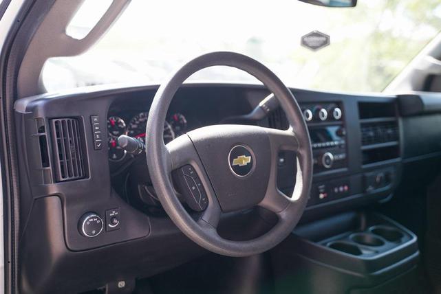 Photo of 2017 Summit White Chevrolet Express 3500