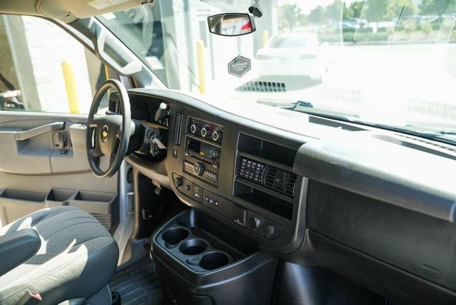 Photo of 2017 Summit White Chevrolet Express 3500