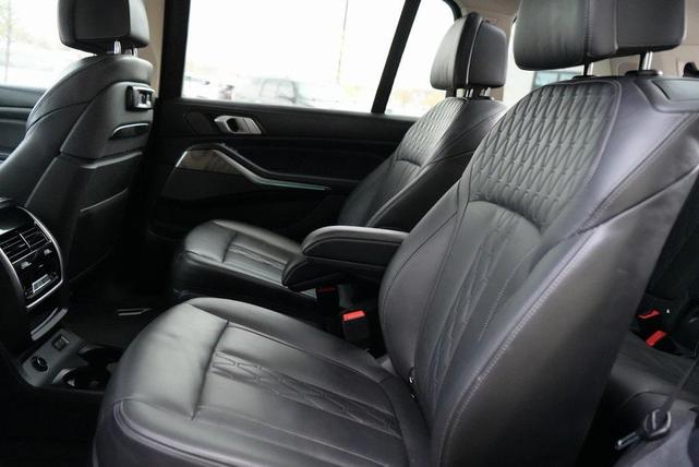 Photo of 2019 Arctic Gray Metallic BMW X7