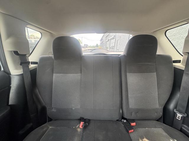 Photo of 2015 Bright White Clearcoat Jeep Compass