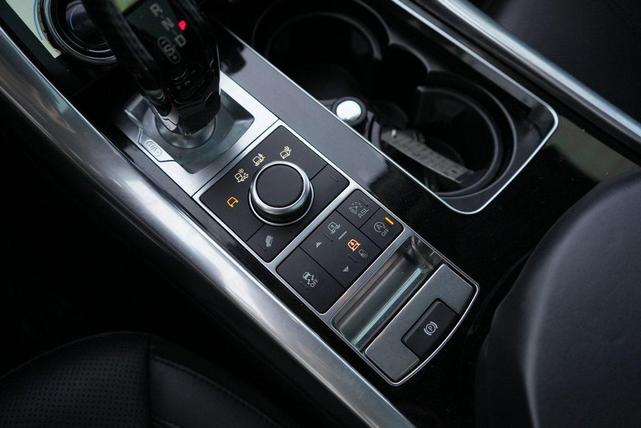 Photo of 2016 Indus Silver Land Rover Range Rover Sport