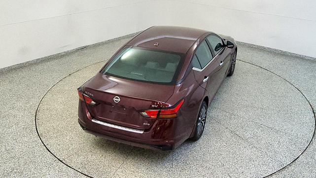 Photo of 2023 Garnet Pearl Nissan Altima