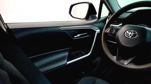 Photo of 2021 Silver Toyota RAV4