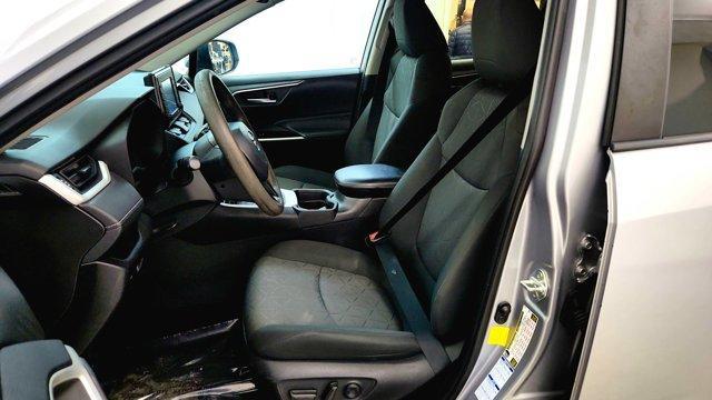 Photo of 2021 Silver Toyota RAV4