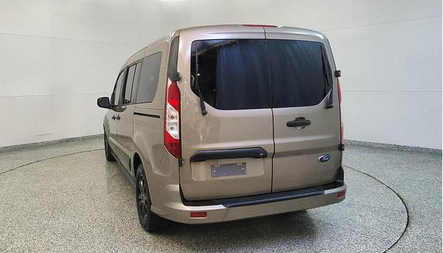 Photo of 2019 Silver Ford Transit Connect