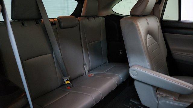 Photo of 2021 Black Toyota Highlander