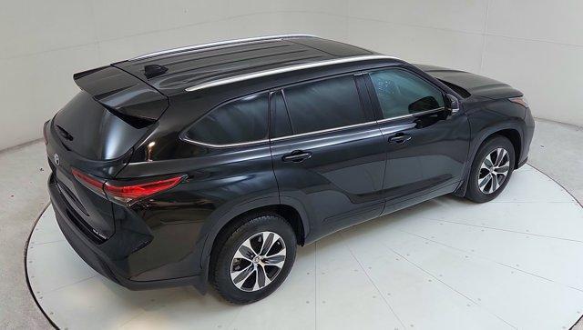 Photo of 2021 Black Toyota Highlander