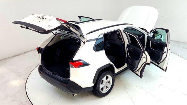 Photo of 2021 White Toyota RAV4